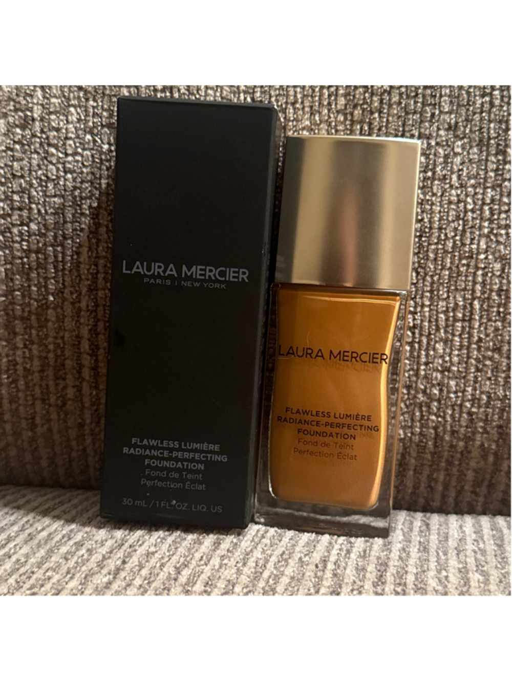 NEW Laura Mercier Flawless Lumière Foundation in Amber 5W1